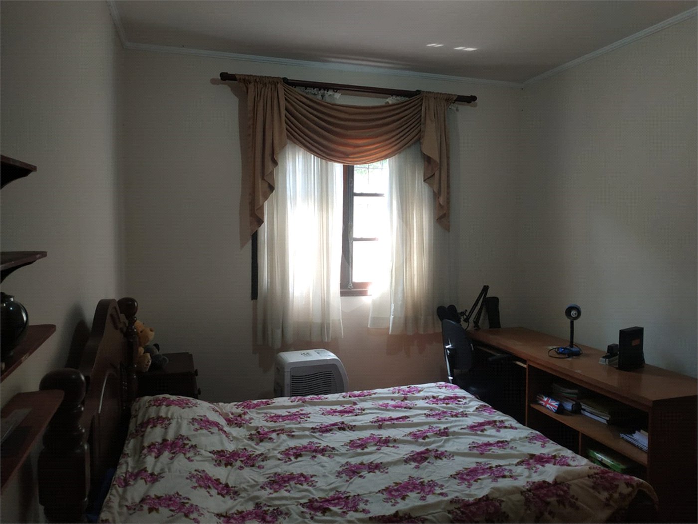 Casa Térrea à venda com 3 quartos, sendo 1 suíte,  em Interlagos, São Paulo, SP
