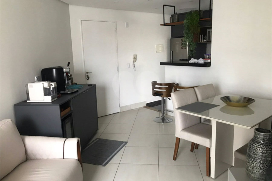 Apartamento à venda com 3 quartos, sendo 1 suíte, em São João Clímaco, São Paulo, SP