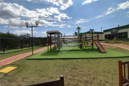 Casa à venda com 3 quartos, sendo 1 suíte,  no condomínio Horto Florestal Villagio, Sorocaba - SP
