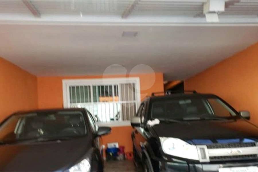 Sobrado à venda com 3 suítes em Jaraguá, São Paulo, SP