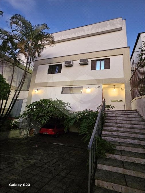 Casa à venda com 8 quartos, sendo 2 suítes, em Indianópolis, São Paulo, SP