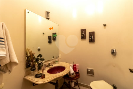 Casa à venda com 4 quartos, sendo 1 suíte, em Jardim Marajoara, São Paulo, SP