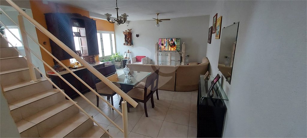 Sobrado à venda com 3 quartos, sendo 1 suíte,  em Vila Mogilar, Mogi das Cruzes, SP