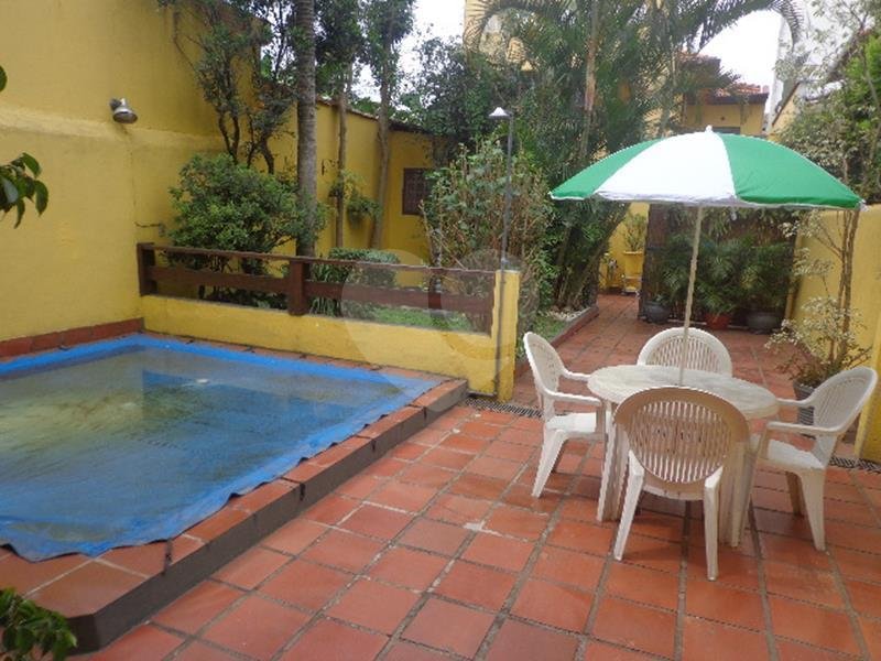 Sobrado à venda com 3 quartos, sendo 2 suítes, em Indianópolis, São Paulo, SP