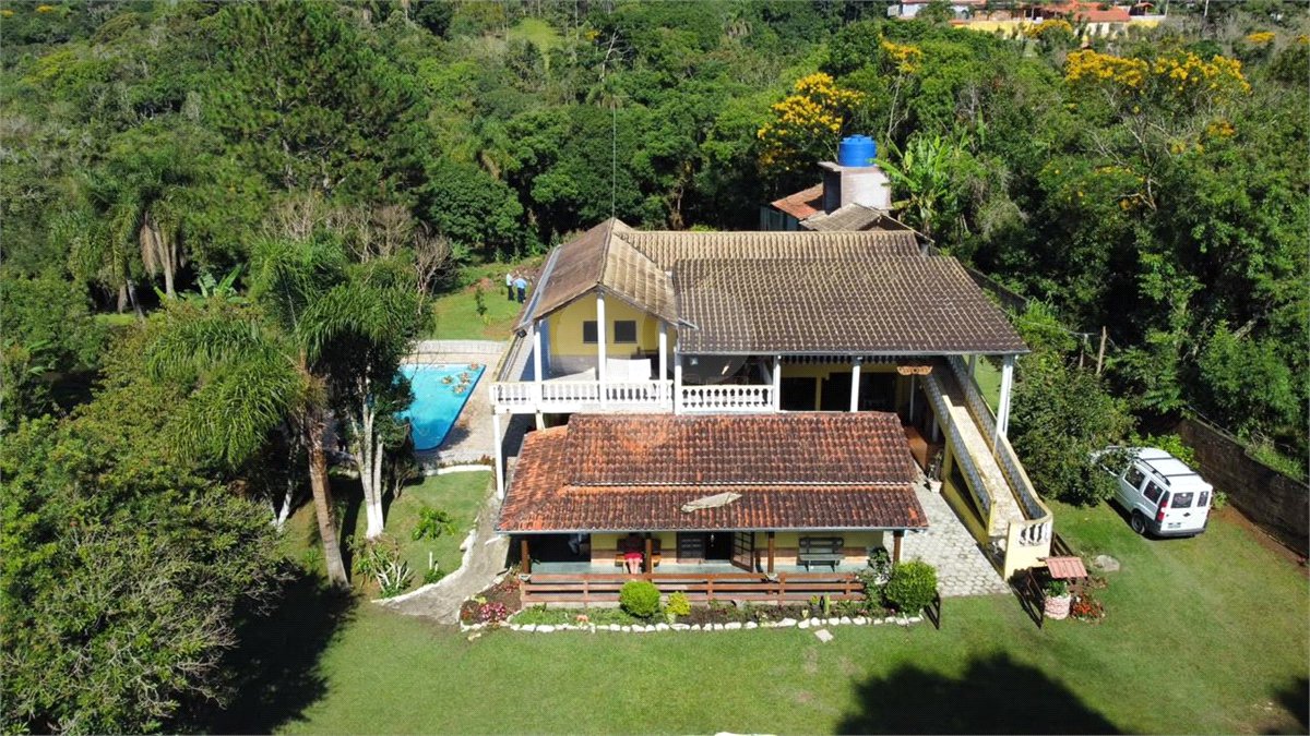 Chácara à venda com 3 quartos, sendo 1 suíte,  em Loteamento Jardim Nova Ibiúna, Ibiúna, SP