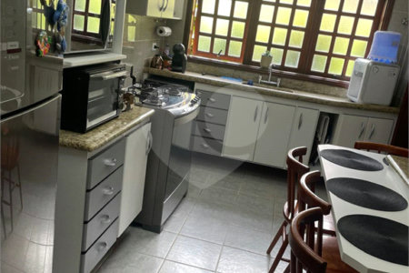 Casa à venda com 7 quartos, sendo 2 suítes, no condomínio São Joaquim, Vinhedo - SP