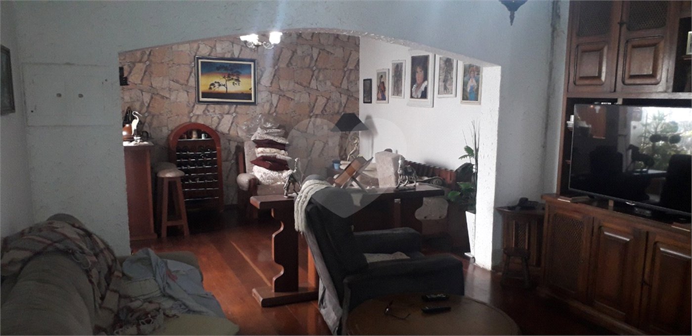 Casa à venda com 3 quartos em Jardim Regina, São Paulo, SP
