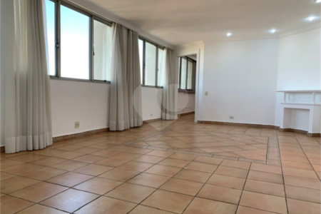 Apartamento à venda com 3 quartos, sendo 1 suíte, em Alto da Boa Vista, São Paulo, SP