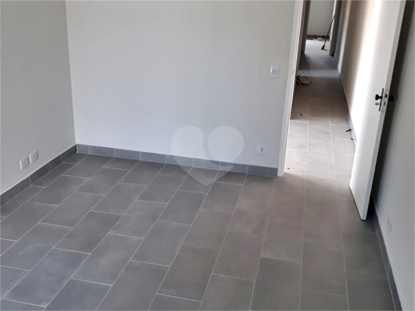 Sobrado à venda com 4 quartos, sendo 3 suítes,  em Tremembé, São Paulo, SP