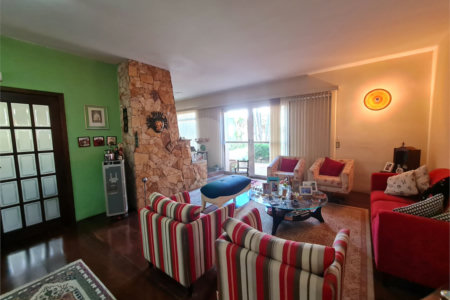 Casa à venda com 3 quartos, sendo 1 suíte, em Interlagos, São Paulo, SP