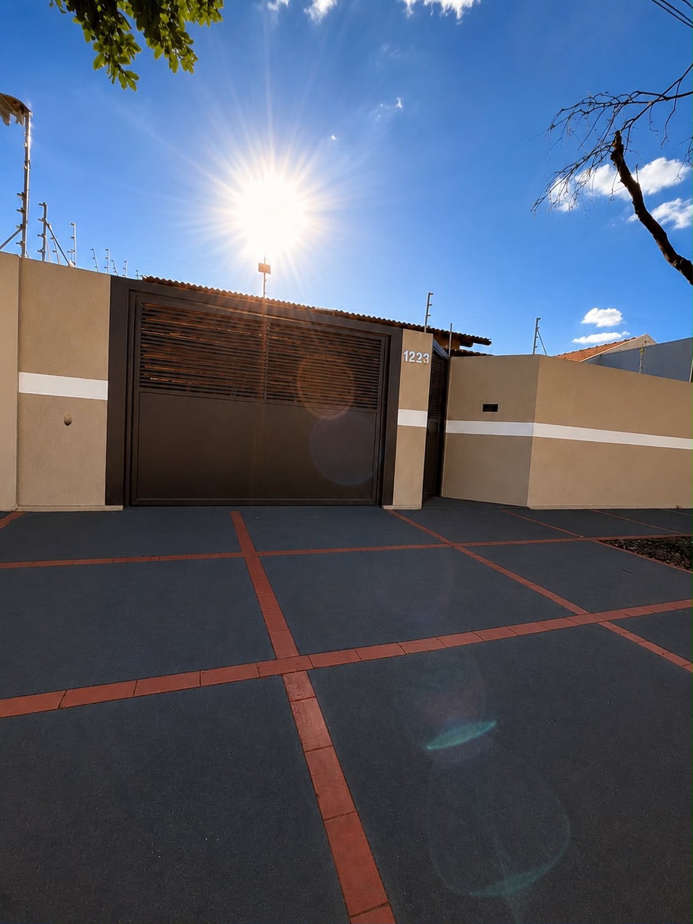 Casa à venda com 4 quartos, sendo 1 suíte,  em Jardim Maristela, Três Lagoas, MS