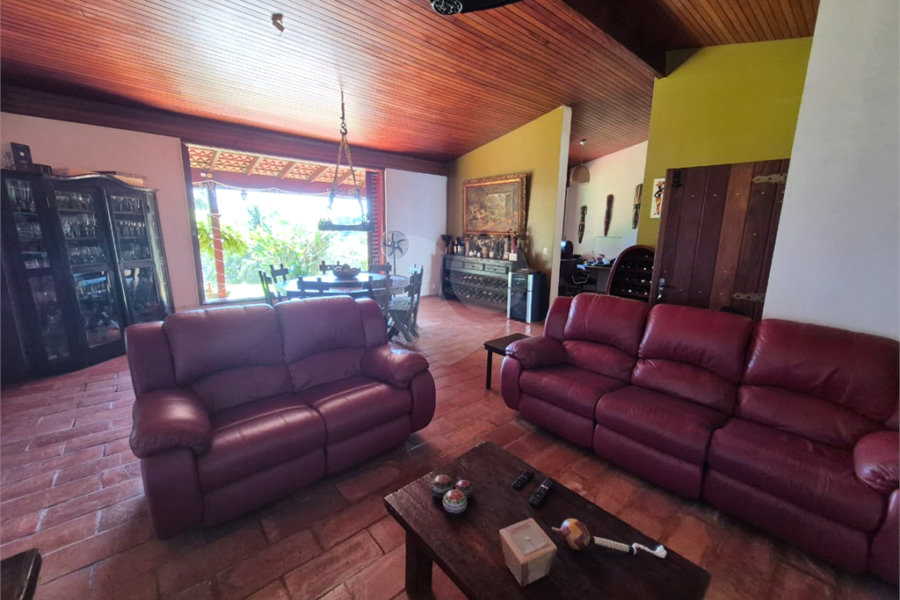 Casa Térrea à venda com 4 quartos, sendo 2 suítes, em Roseira, Mairiporã, SP