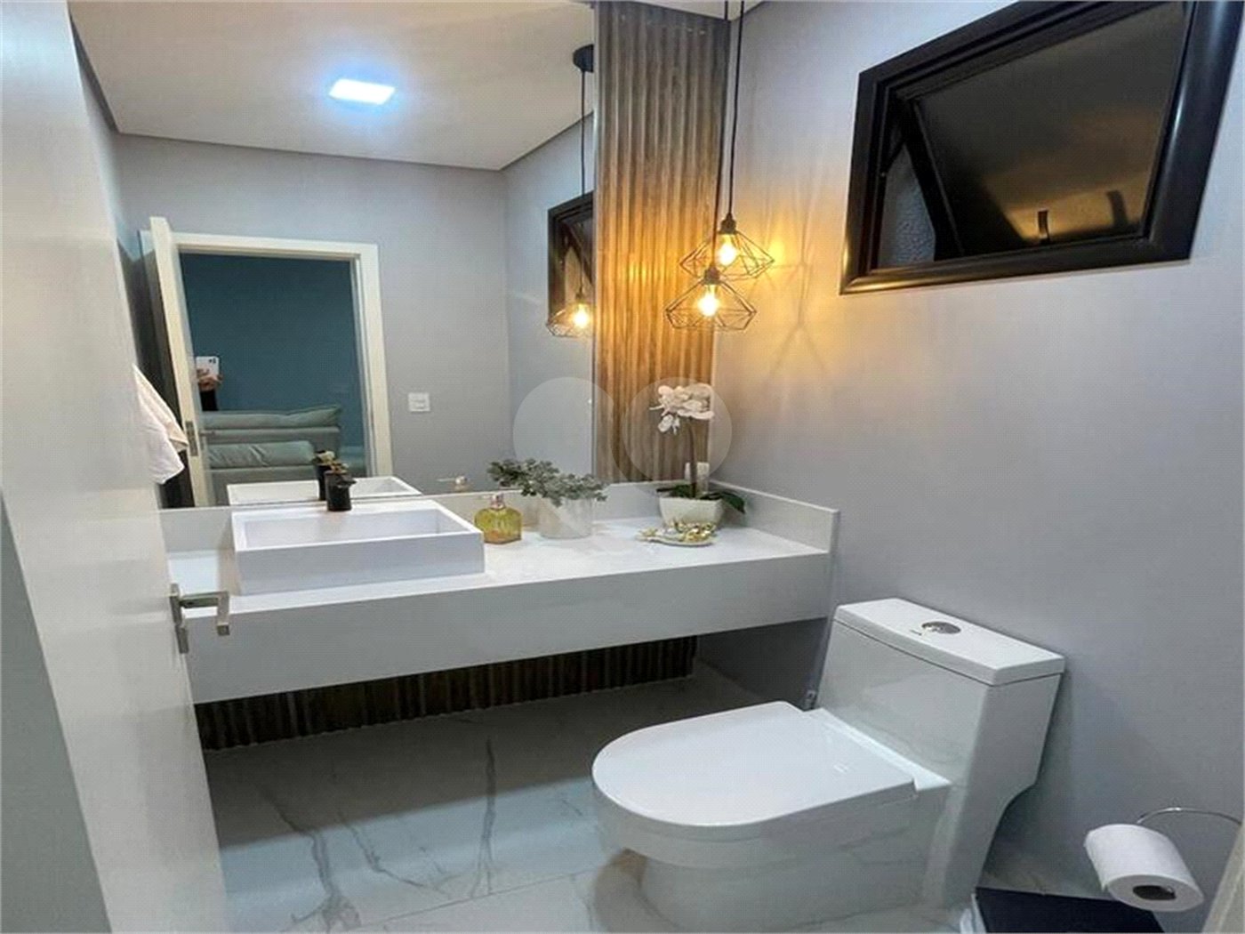 Casa à venda com 3 quartos, sendo 1 suíte,  no condomínio Residencial Mantova, Indaiatuba - SP