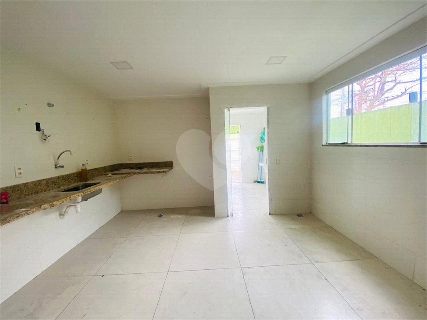 Casa à venda com 3 quartos, sendo 1 suíte, em Campo Grande, Rio de Janeiro, RJ