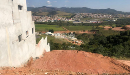 Terreno à venda no condomínio Alto da Floresta, Bom Jesus dos Perdões - SP