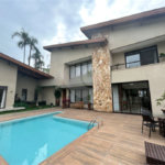 Sobrado à venda com 5 quartos, sendo 3 suítes, em Tremembé, São Paulo, SP