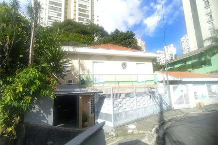Casa à venda com 10 quartos, sendo 1 suíte, em Santa Teresinha, São Paulo, SP