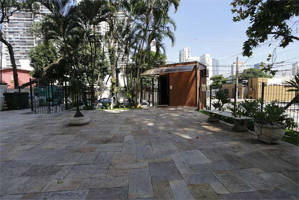 Apartamento à venda com 3 quartos, sendo 1 suíte,  em Cidade Monções, São Paulo, SP
