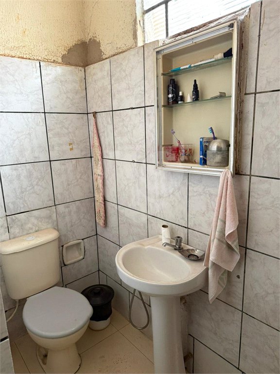 Casa à venda com 2 quartos no Centro, Araraquara, SP