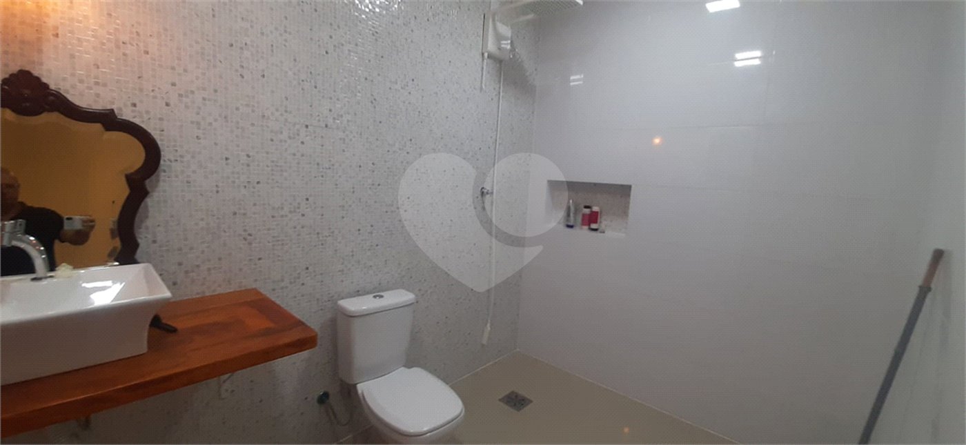 Casa à venda ou para alugar com 5 quartos, sendo 4 suítes, no condomínio Sausalito, Mairiporã - SP