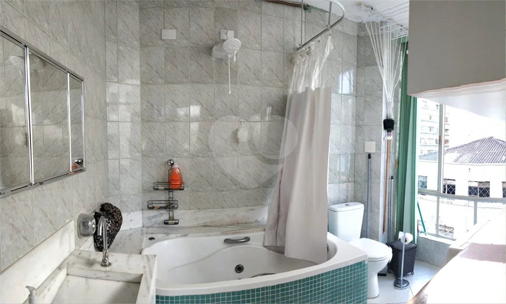 Apartamento e Sala Comercial no centro de São Paulo.