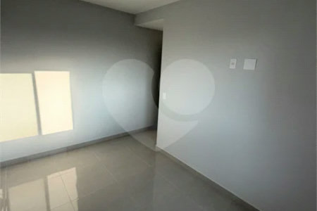 Apartamento à venda na Vila São João, próximo as Shopping Internacional de Guarulhos, com 43 m² com 2 dormitórios e 1 vaga de garagem