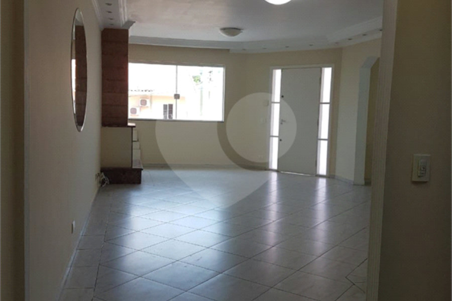 Sobrado para alugar com 3 suítes em Jardim São Paulo(zona Norte), São Paulo, SP