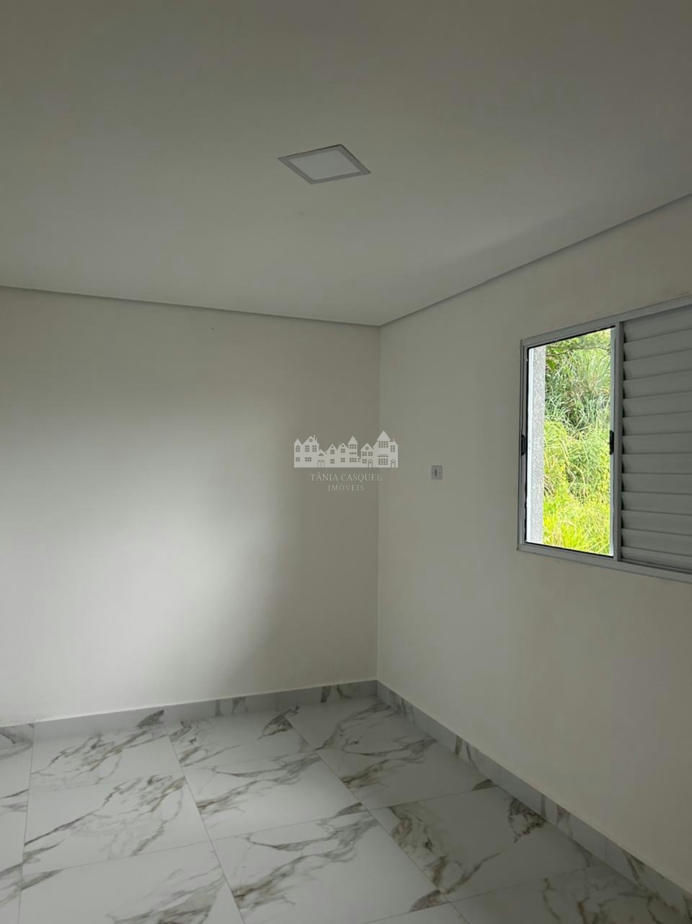 Casa à venda com 2 quartos, sendo 1 suíte, em Parque Hortência, Bom Jesus dos Perdões, SP