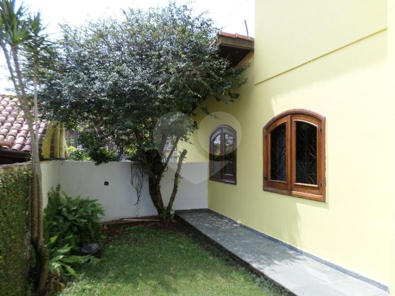 Sobrado à venda com 4 quartos, sendo 2 suítes,  em Interlagos, São Paulo, SP