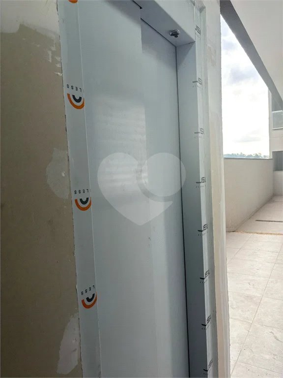 Casa à venda com 2 quartos, sendo 1 suíte, no condomínio Maracujas, São Paulo - SP