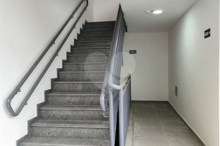 Casa à venda com 2 quartos, sendo 1 suíte, no condomínio Residencial Sanches, São Paulo - SP