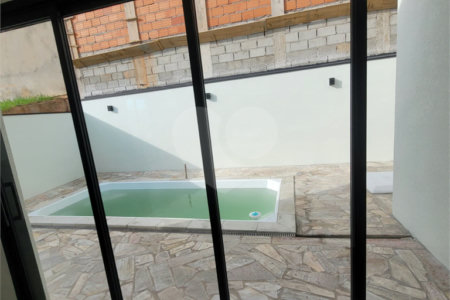 Casa à venda com 3 quartos, sendo 1 suíte, no condomínio Residencial Lagos D Icarai, Salto - SP