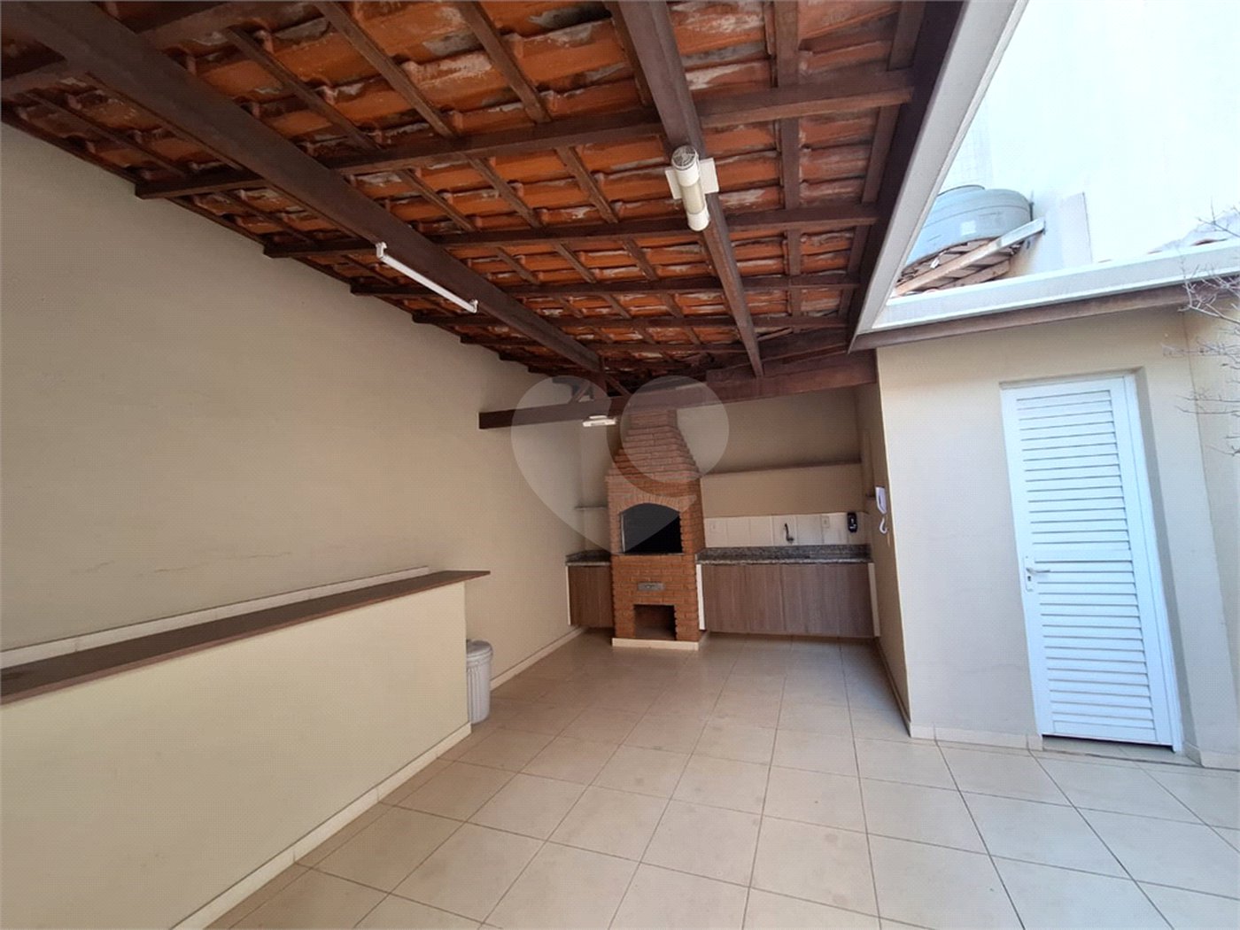 Casa à venda com 3 quartos, sendo 1 suíte, no condomínio Villaggio Tronchim, São Paulo - SP