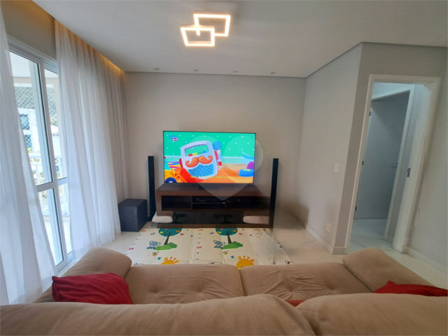 Apartamento à venda com 3 quartos, sendo 1 suíte,  em Jardim Peri, São Paulo, SP
