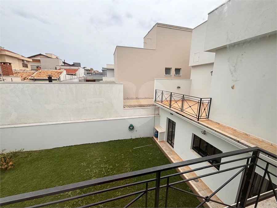 Casa à venda com 3 suítes no condomínio Residencial Maria Dulce, Indaiatuba - SP