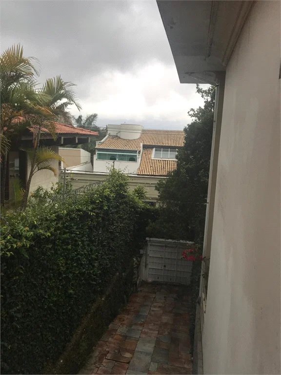 Casa à venda com 4 suítes em Jardim Leonor, São Paulo, SP