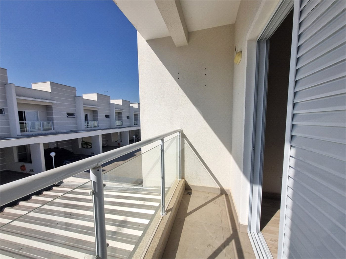 Casa à venda com 3 quartos, sendo 1 suíte, no condomínio Residencial Américo Figueiredo, Sorocaba - SP