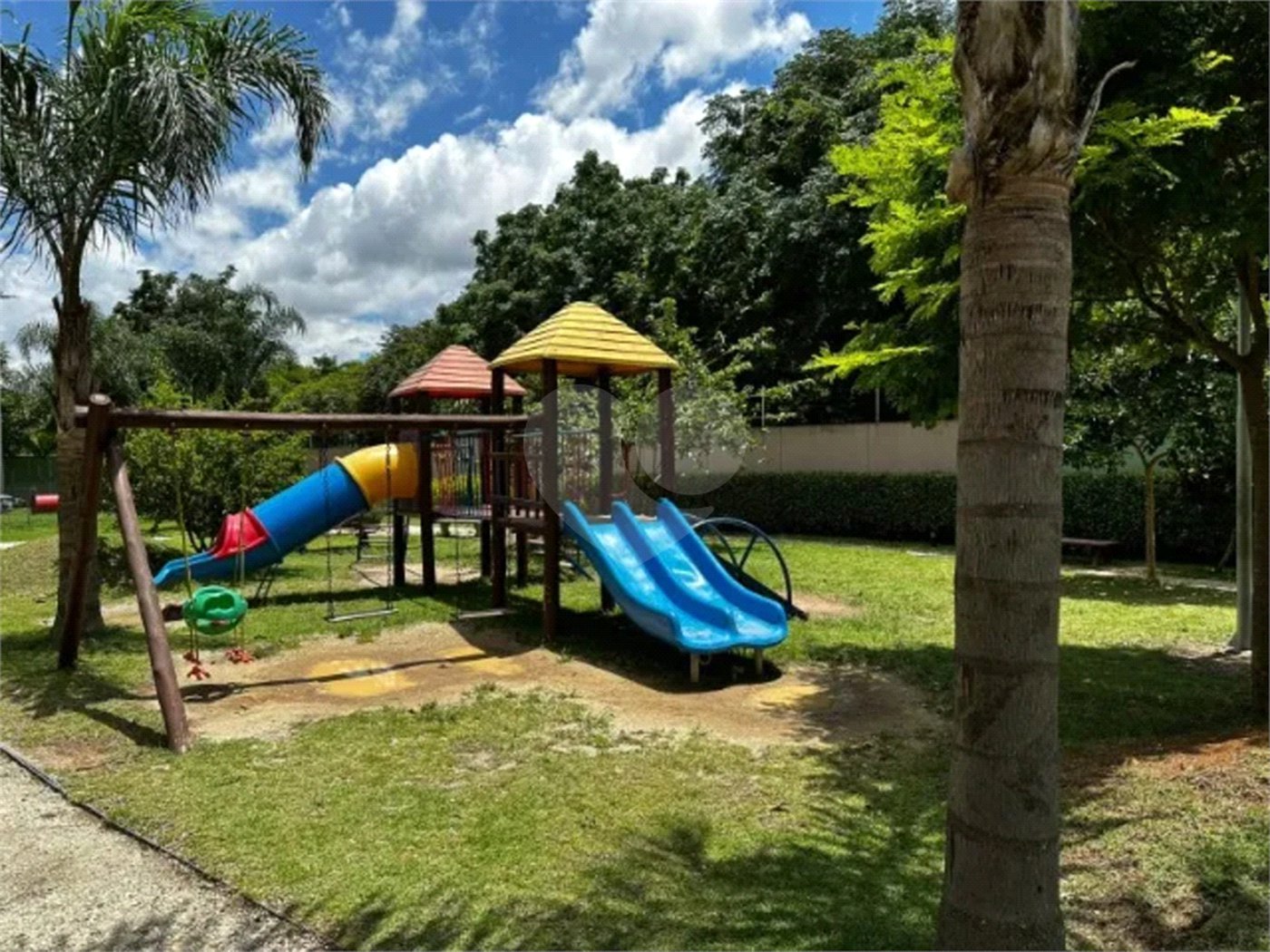 Apartamento à venda com 2 quartos, sendo 1 suíte, em Jardim Califórnia, Jacareí, SP