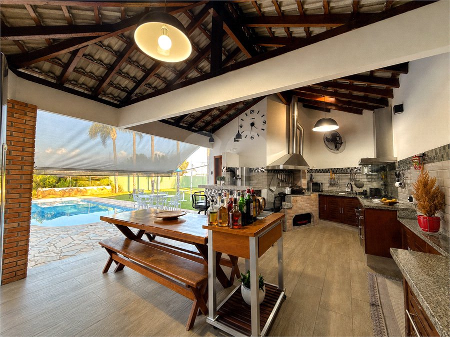 Casa à venda com 5 suítes no condomínio Parque Village Castelo, Itu - SP