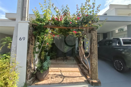 Casa à venda com 3 quartos, sendo 1 suíte,  no condomínio Ipes 2, Tatuí - SP