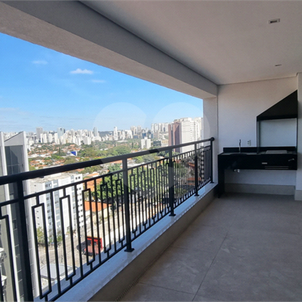 Apartamento à venda com 3 suítes em Moema, São Paulo, SP