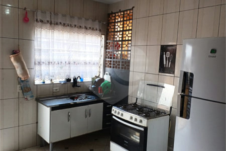 Casa à venda com 3 quartos, sendo 1 suíte,  em Jardim Santa Mônica, São Paulo, SP