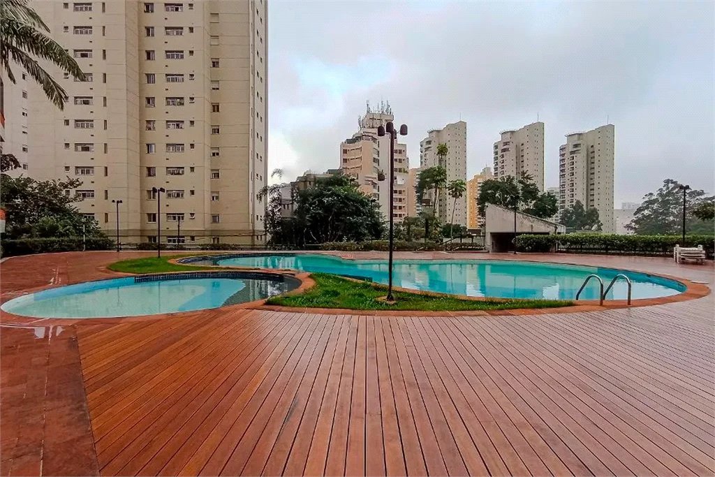 Apartamento à venda com 4 quartos, sendo 2 suítes,  em Paraíso do Morumbi, São Paulo, SP