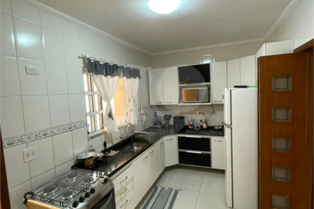 Casa à venda com 3 quartos, sendo 1 suíte, no condomínio Jardim Europa, Mogi das Cruzes - SP