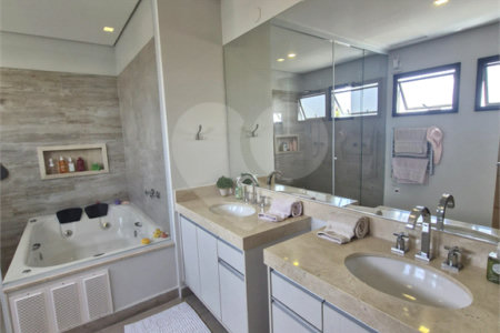 Casa à venda com 5 quartos, sendo 3 suítes, no condomínio Residencial Terras de Vinhedo, Vinhedo - SP