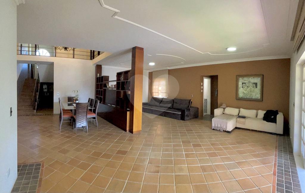 Casa à venda com 5 quartos, sendo 3 suítes, no condomínio Santa Teresa 1, Vinhedo - SP