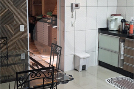Sobrado à venda com 3 quartos, sendo 2 suítes, em Vila Aparecida, São Paulo, SP