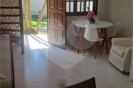 Casa em condomínio à venda com 2 quartos, sendo 1 suíte,  em Ogiva, Cabo Frio, RJ