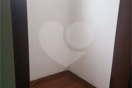 Sobrado à venda ou para alugar com 4 quartos, sendo 2 suítes, em Vila Congonhas, São Paulo, SP