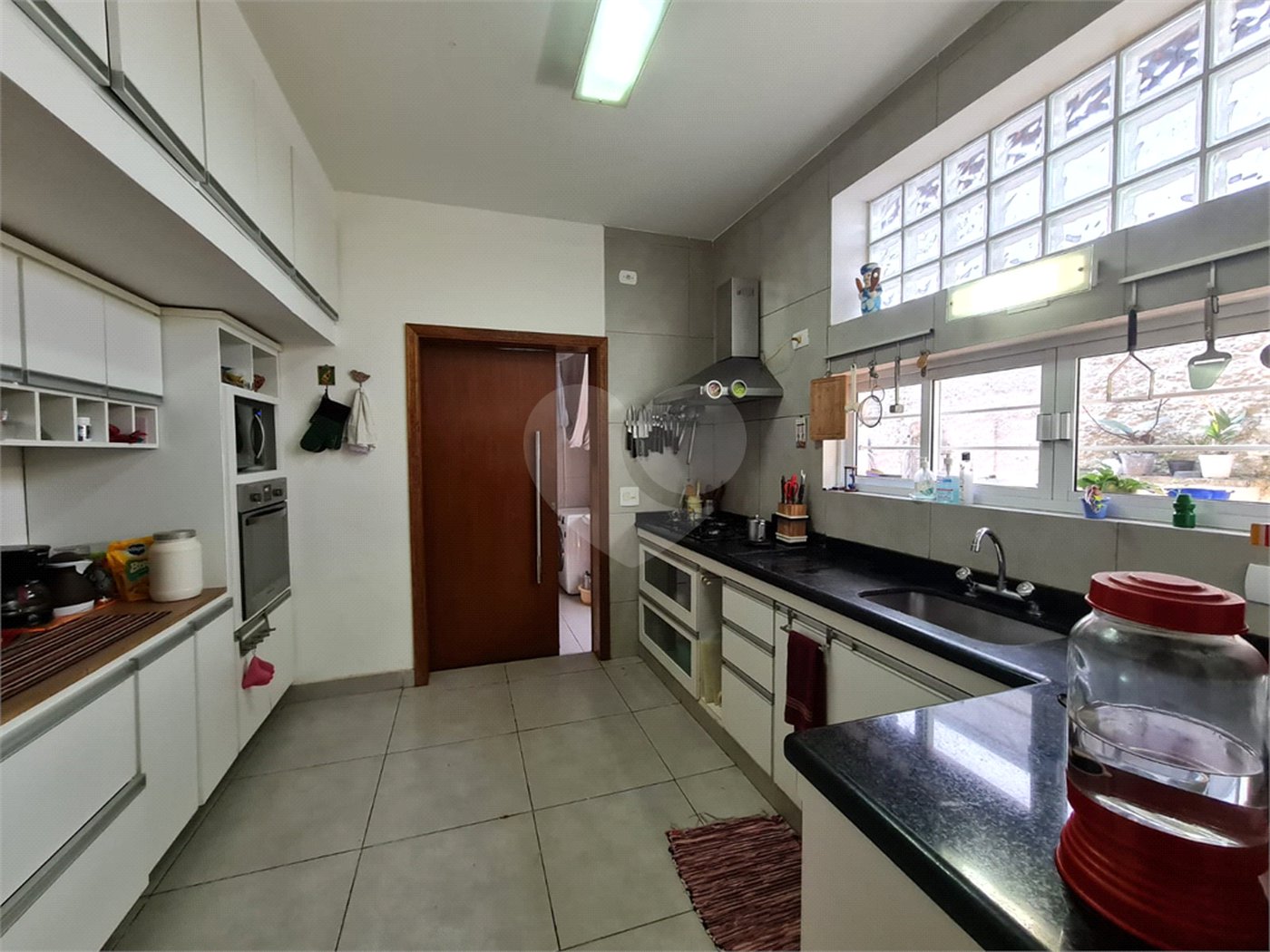 Casa à venda com 3 quartos, sendo 1 suíte, em Interlagos, São Paulo, SP